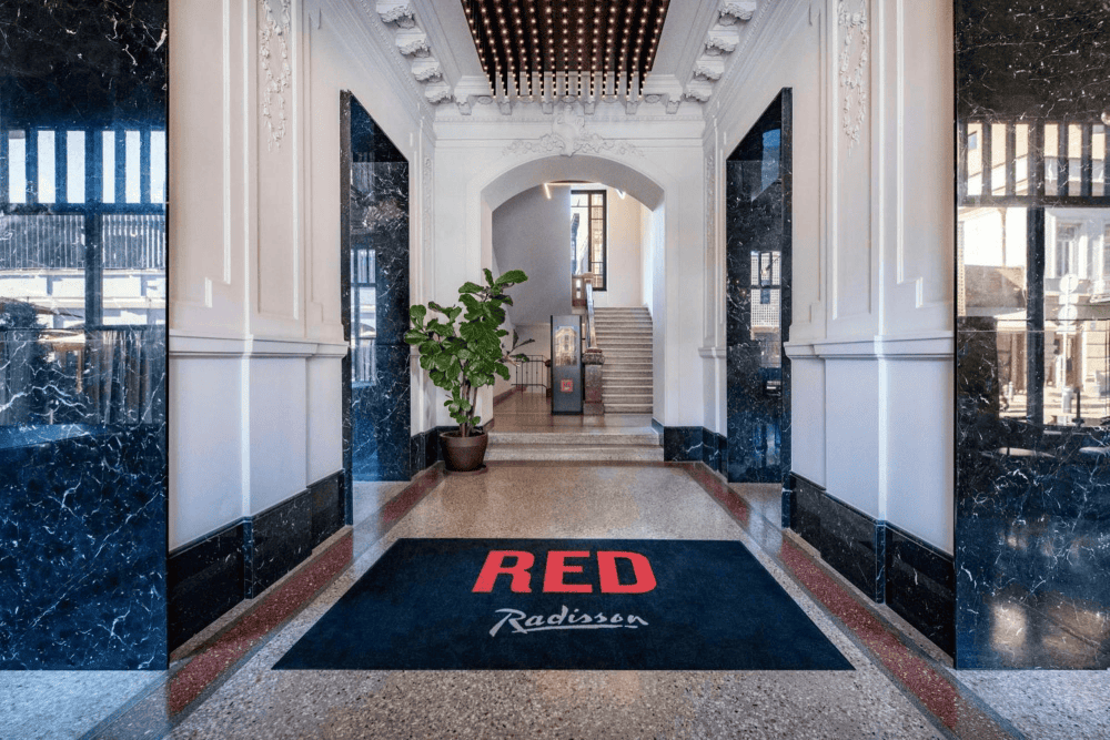 radisson red entrance